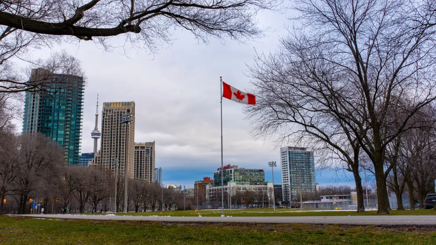 Secant Immigration 7 Secantimmigration services toronto canadian flag